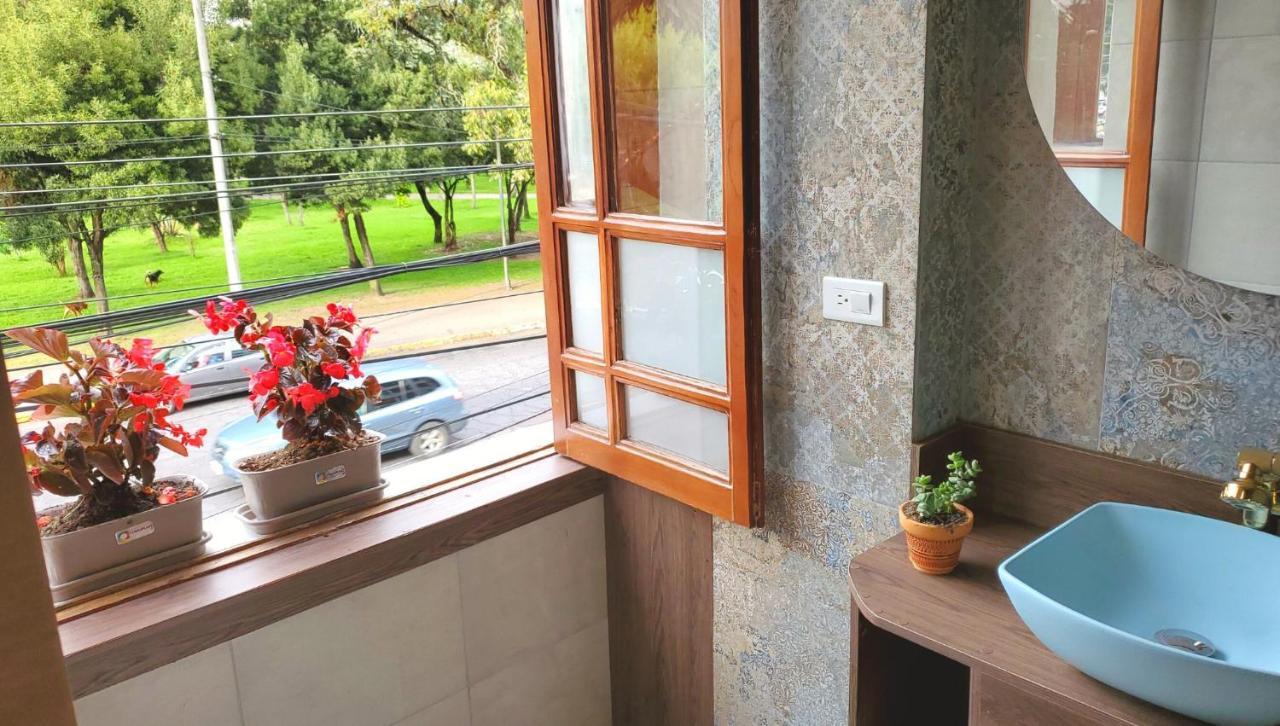 Hotel Inti Кито Экстерьер фото